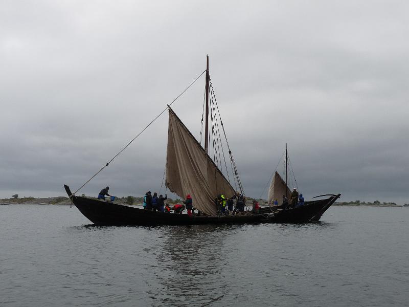 JULI - Yttre Hamnskär, Helga Holm och R.JPG - JULI - Yttre Hamnskär. Helga Holm och Regin gör sig klara för överfarten.